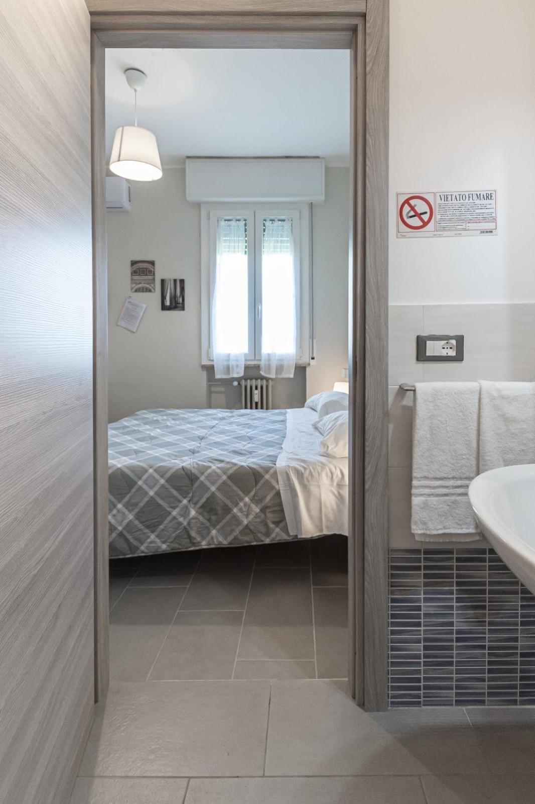 Fare Bnb - Room Del Parco Reggio Emilia Luaran gambar